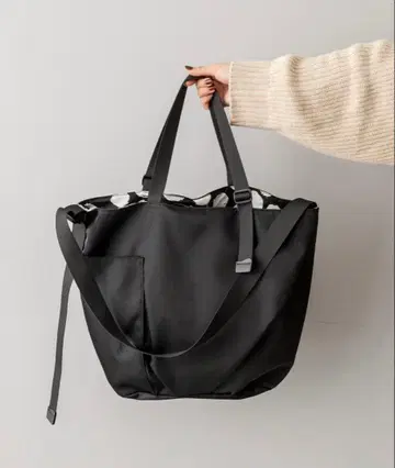 이아 파피용네 조절 토트백