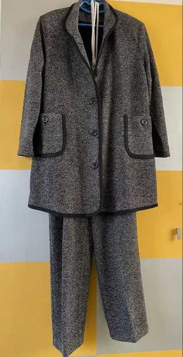 울 혼방 그레이 계열 수트