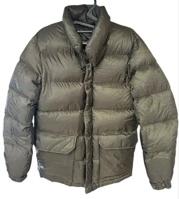 UNIQLO 사이즈 M 육중한 볼륨 다운 자켓 카키 올리브 계열