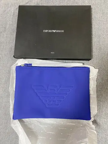 미사용 새상품 EMPORIO ARMANI 클러치백
