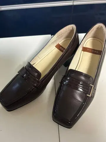 REGAL 다크 브라운 로퍼 중간 힐