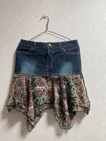 데님 페이즐리 무늬 프릴 스커트