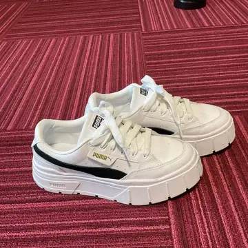 PUMA 통굽 스니커즈 24cm