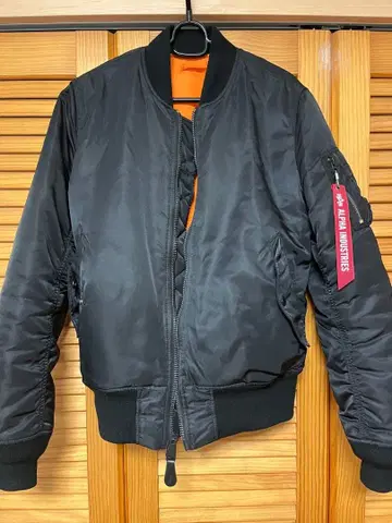 Alpha Industries MA-1 플라이트 자켓 (일본 스펙)