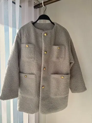 새상품 coca 푸들 금장 버튼 노카라 코트 L 사이즈