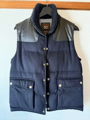 친쿠안타 CINQUANTA 다운 베스트 이탈리아제