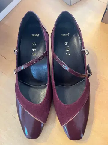 GIRO 버건디 스트랩 펌프스 22.5 EE