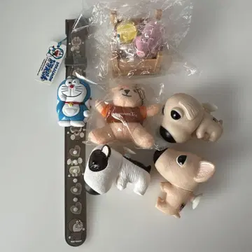 도라에몽 손목시계와 봉제 인형 세트