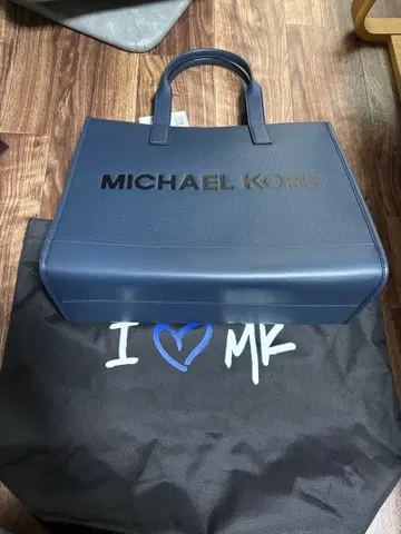 새상품 마이클코어스 토트백 남성용