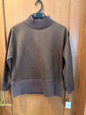 [ 미사용 새상품 정가 14000엔 ] 브라운 긴팔 니트 38 사이즈