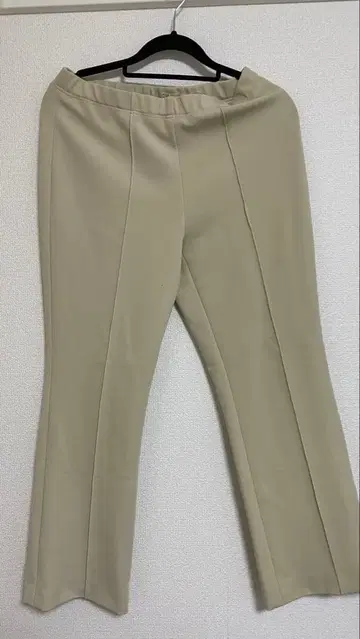 알바 인포트 로사 베이지 스트레이트 팬츠 사이즈 42