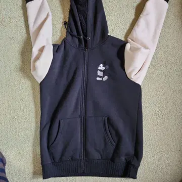 새상품 미키마우스 자수 후드 부착 후드티