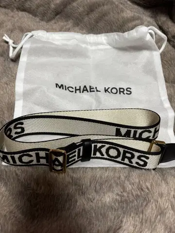 신년 세일! 마이클코어스 로고 숄더 끈