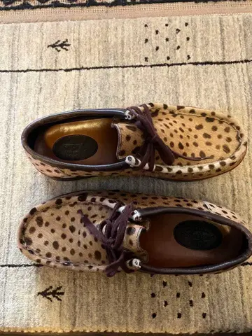 레오파드 무늬 가죽 부츠