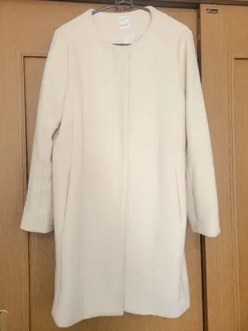 Te chichi 울 혼방 크림색 코트 M~L 사이즈