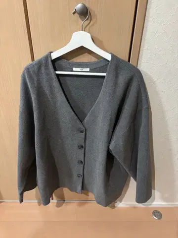 SLY 그레이 V넥 가디건