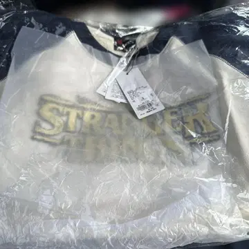 STRANGER THINGS 트레이닝복 M 화이트/네이비