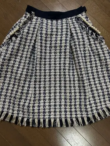 체스티 트위드 스커트