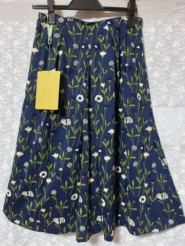 [레어] 시빌라 스커트 꽃무늬 자수 미사용 새상품 사이즈 M