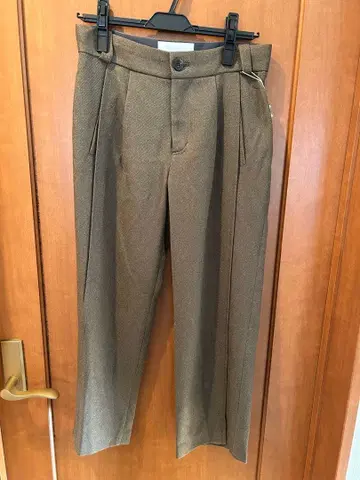 [ 미사용 새상품 정가 26000엔 ] 8 years 브라운 슬랙스