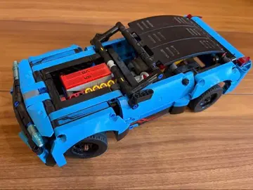 LEGO technic V8 엔진 자동차 완성품