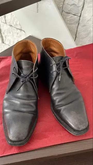 가죽 처카 부츠 블랙