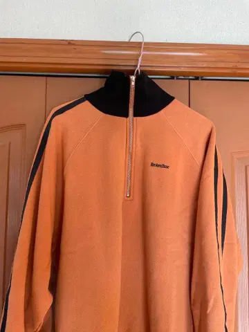 BrokenBase 오렌지 하프 지퍼 트레이닝복