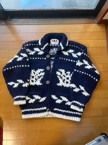 [새상품급] 캐나다제 퓨어울 100% 카우친 스웨터 M사이즈 상당