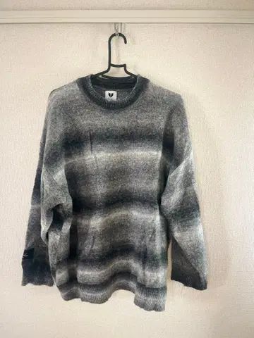deviluse Border Knit Crewneck