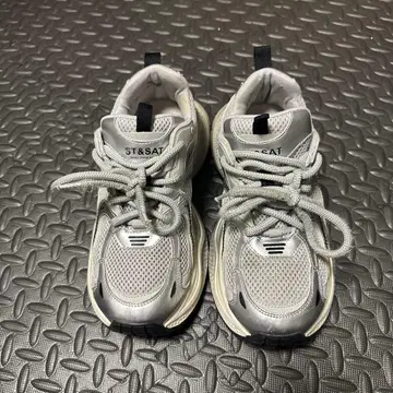 ST&SAT 실버/화이트 스니커즈