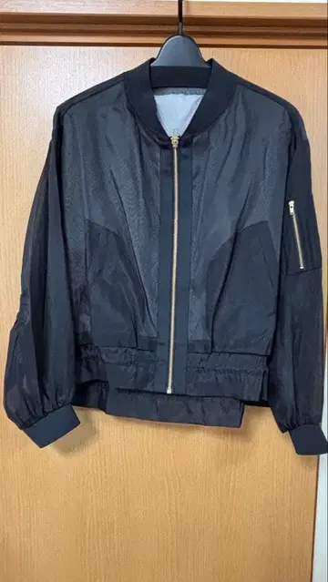 [택 포함 새상품] RADIATE 블랙 점퍼 9호