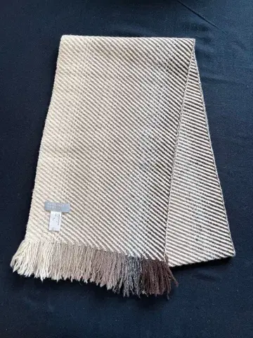 새상품급 MARGARET HOWELL 마가렛호웰 머플러