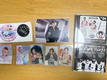 Stray Kids 현진 굿즈 트레이딩 카드, 씰 등