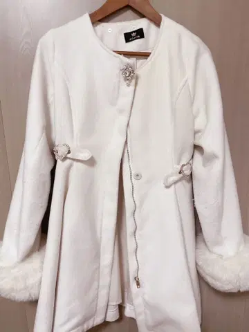 ROJITA 하트 버클 후디 코트 화이트