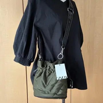 자라 숄더백 복조리 카키 올리브