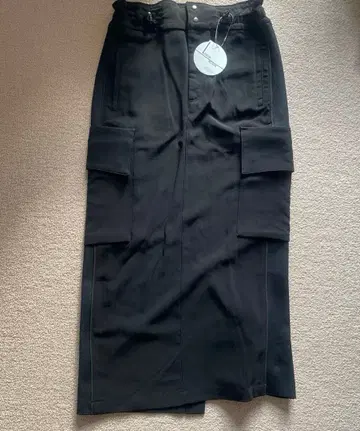 라슈드 블랙 타이트 스커트 M 사이즈 포켓 부착