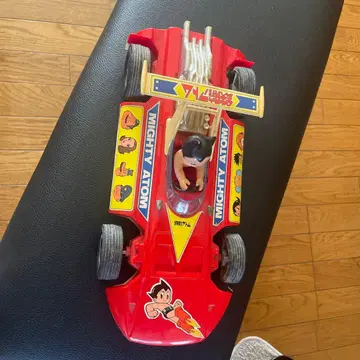 Mighty Atom 피규어 부착 레이싱카