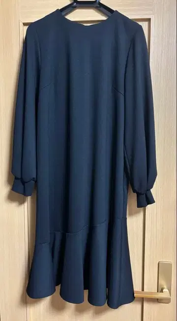 [택 포함 미사용 새상품] 비대칭 분또 플레어 원피스