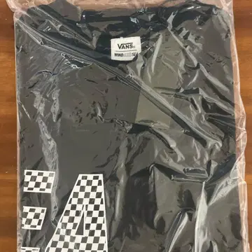 윈드앤씨 VANS 체크 무늬 T셔츠 블랙