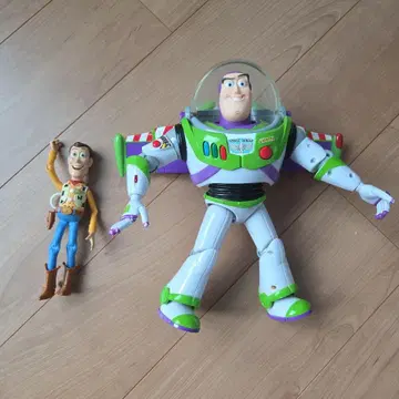 버즈 라이트이어 우디 피규어 세트