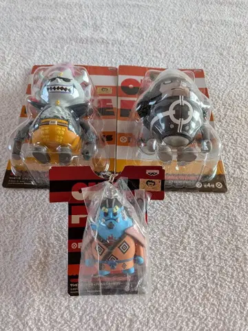 애니메이션 스타일 캐릭터 피규어 3개 세트