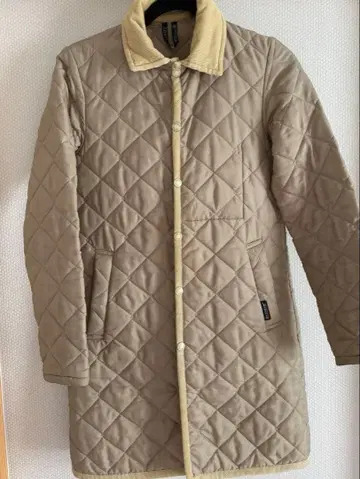 베이지 퀼팅 자켓 후드 부착