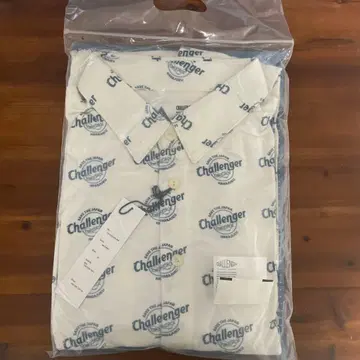 Challenger 로고 프린트 셔츠