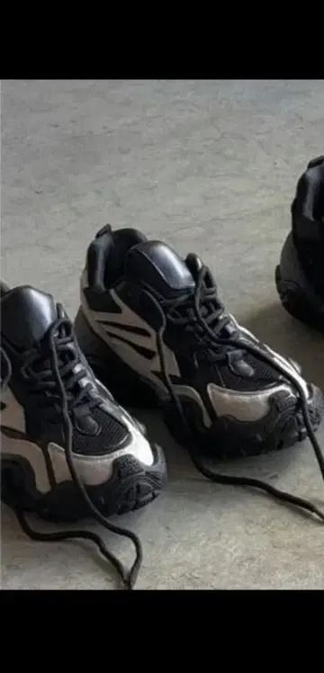 JISTORY 스니커즈 그레이 블랙 통굽