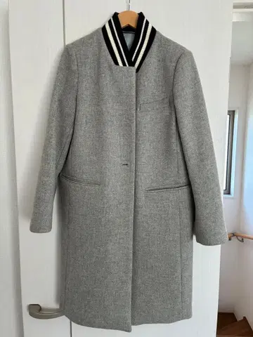 PHEENY 그레이 코트 스트라이프 옷깃