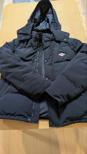 단톤 다운 자켓 사이즈 42