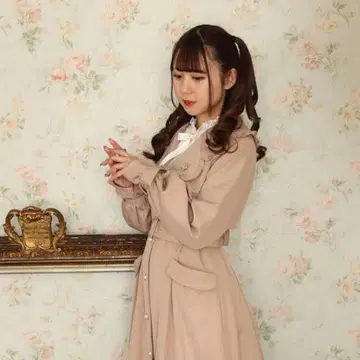 베이지 프릴 벨트 코트