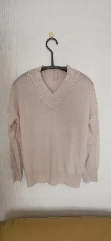 IM MAGO 베이지 V넥 스웨터 사이즈 38