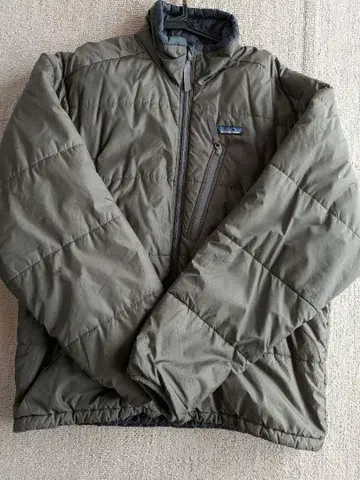 Patagonia 퍼프 자켓 L 사이즈 올리브 그린