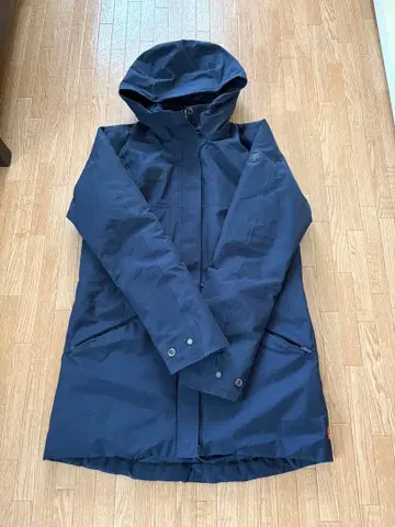 [ 새상품급 ] MAMMUT 네이비 다운 코트